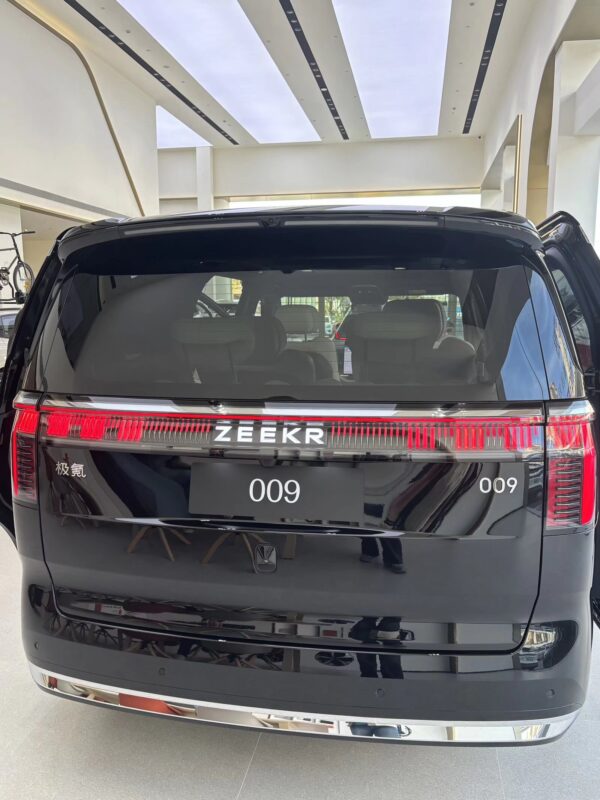 NR8AVjViQ1FBM09EY3pNVGN3TnpsUm5SRnB4aDhETFEhIQUAcXVuZ3o! zeekr 009